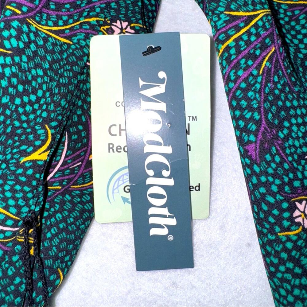 NWT Women’s ModCloth Long Sleeve Wrap Blouse Shirt Green Floral size Large - Picture 3 of 7